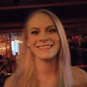 Meet your Posher, Lauren